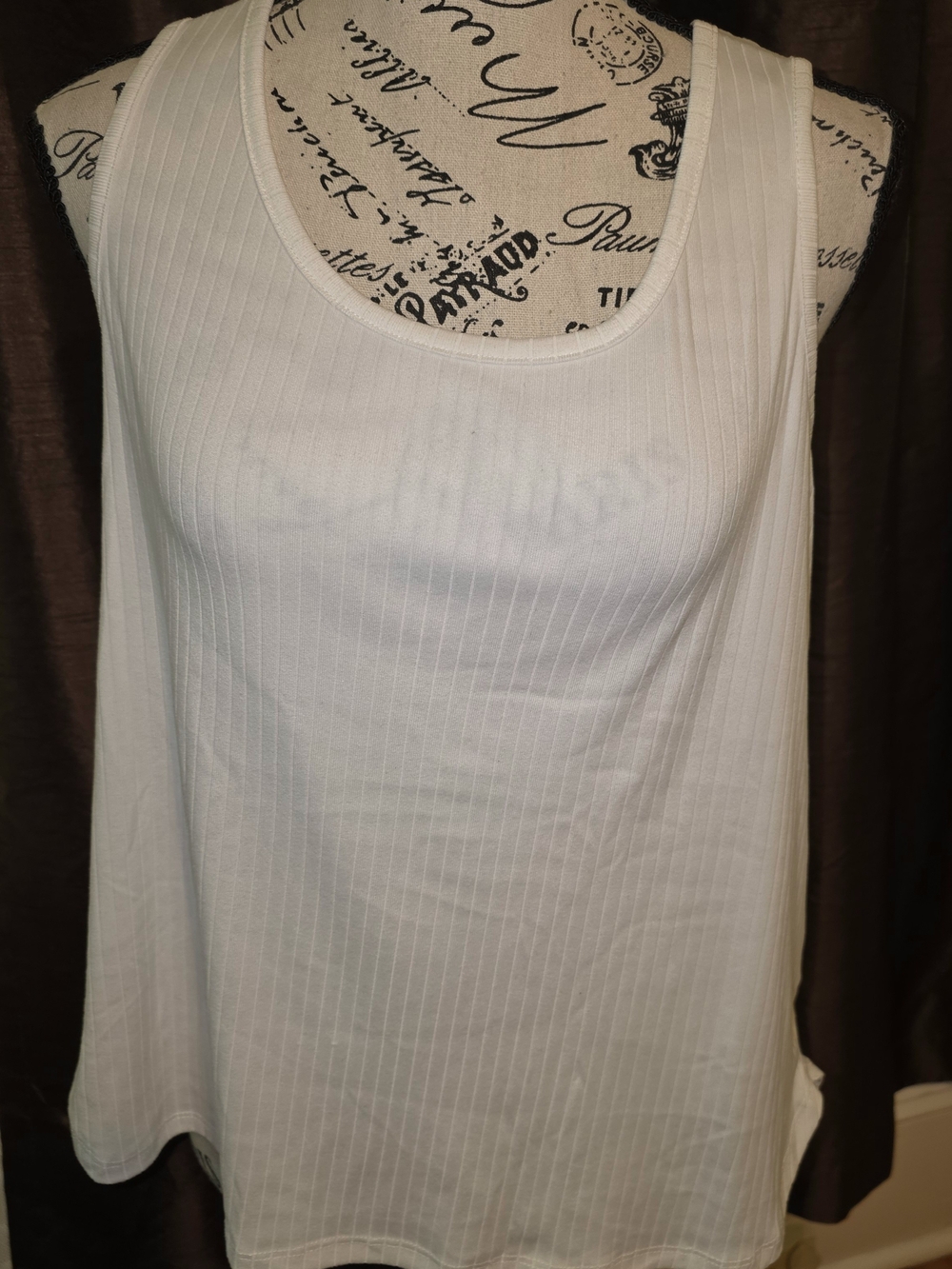 Crown & Ivy White Ribbed Tank Top - Classic Women's Scoop Neck Small